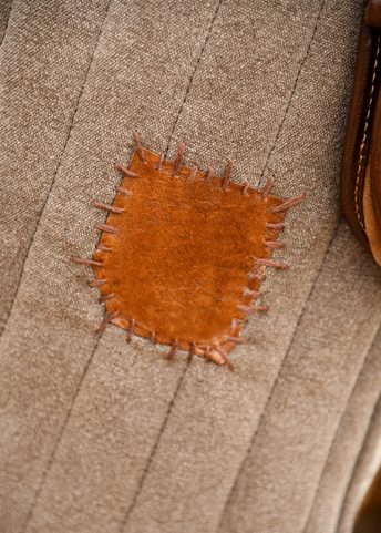 GAMBESON SANS MANCHES AVEC DÉTAILS FAITS MAIN, MARRON