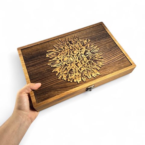 HOLZKASTEN FÜR FLAGEN, EICHENHOLZKASTEN
