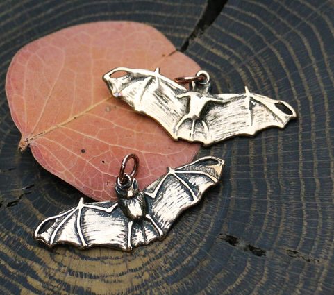 NOCTOR - BAT, PENDANT, BRONZE