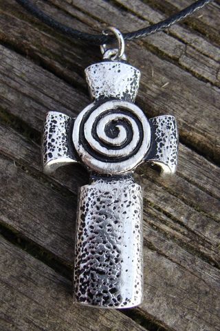 CROIX CELTIQUE AVEC SPIRALE, COLLIER