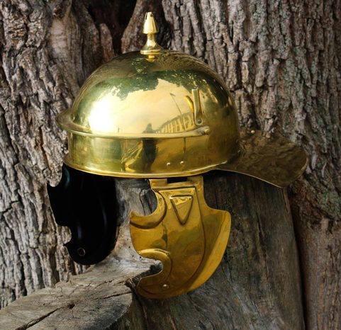 ROMAN INFANTRY HELMET, 1ST CENT. AD COOLUS G