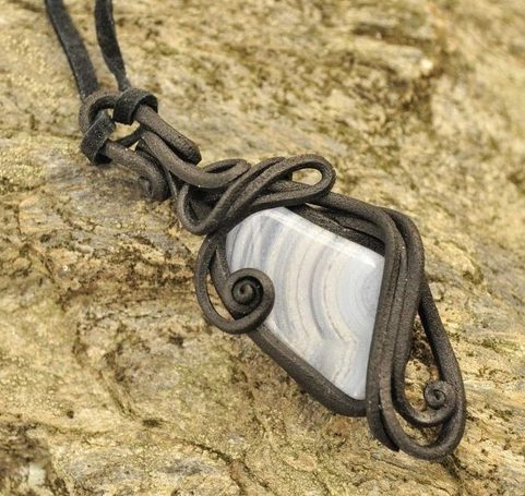 CHALCEDONY PENDANT