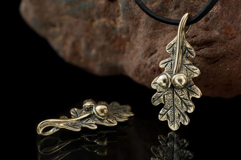 EICHENBLATT, BRONZE-ANHÄNGER