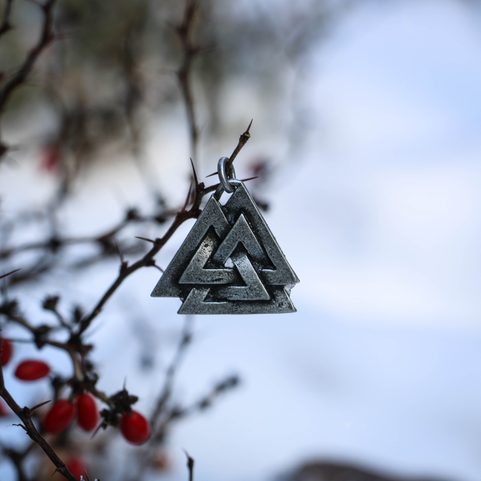 VALKNUT, VIKING PENDANT, TIN ALLOY