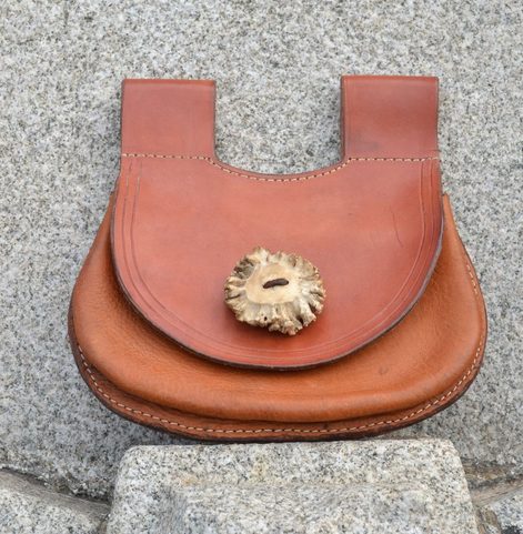 MEDIEVAL LEATHER BAG FOR WOMEN