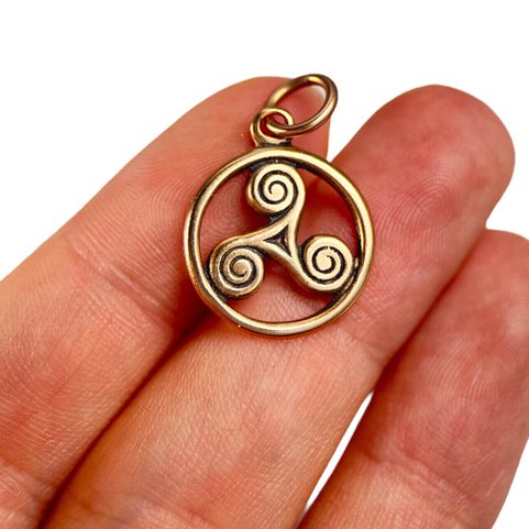 CELTIC TRISKELE, SMALL PENDANT, BRONZE