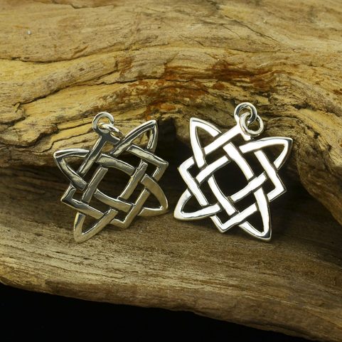 ÉTOILE DE SVAROG, PENDENTIF EN ARGENT