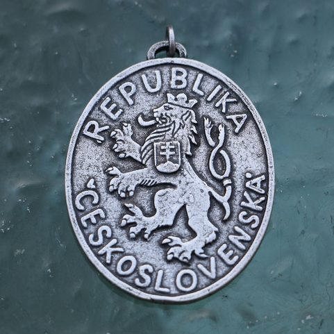 COAT OF ARMS OF THE CZECHOSLOVAK BORDER COLUMN - PENDANT