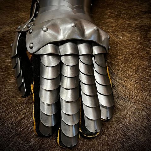MEDIEVAL FINGER GAUNTLETS