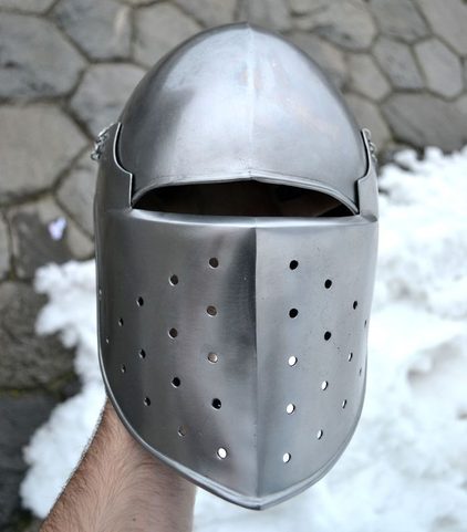 GOTHIC VISOR HELMET