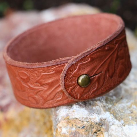 OAK LEAVES, LEATHER BRACELET - BROWN