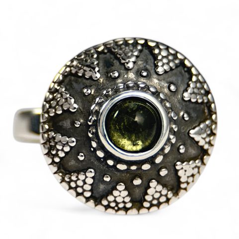 GROSSMÄHRISCHER RING, SILBER UND MOLDAVIT