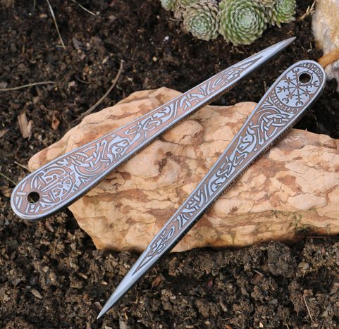 VENGEANCE BRONZE EDITION ETCHED THROWING KNIFE WITH VEGVÍSIR - 1 PIECE