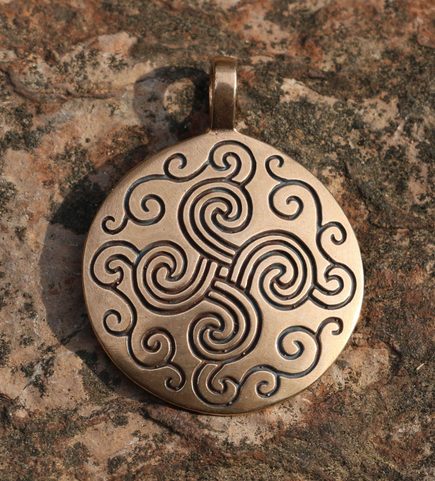 BRONZE AGE SUN II, BRONZE PENDANT