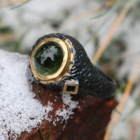 BOHEMIA, BAGUE DE LUXE EN ARGENT AVEC MOLDAVITE TCHÈQUE