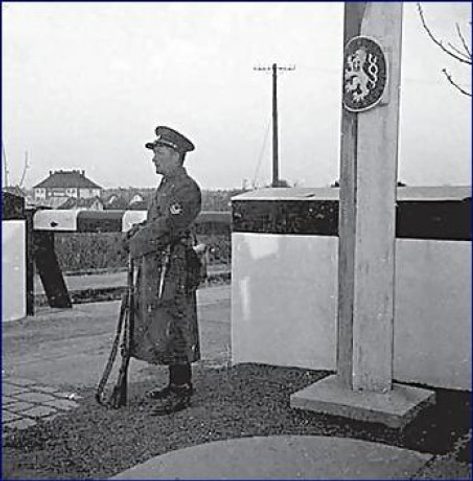 COAT OF ARMS OF THE CZECHOSLOVAK BORDER COLUMN - REPLICA