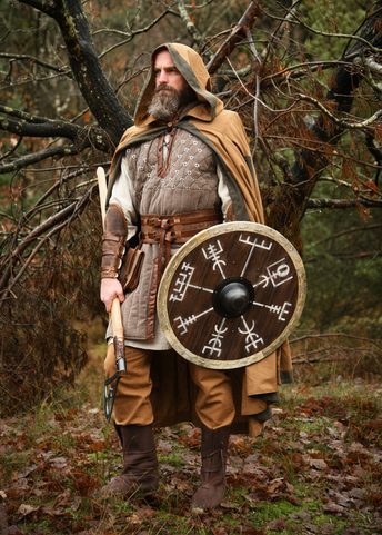 GAMBESON SANS MANCHES AVEC DÉTAILS FAITS MAIN, MARRON