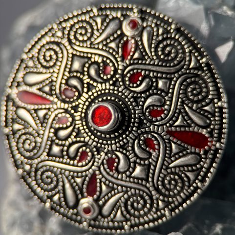 BROCHURE CELTIQUE, AUVERS-SUR-OISE, BRONZE ARGENTÉ