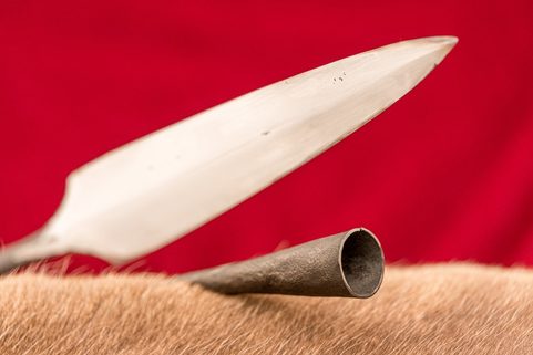 NJORD, LANCE FORGÉE À LA MAIN