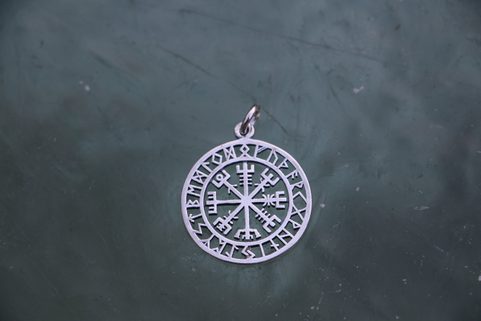 VEGVISIR - PENDENTIF, ARGENT