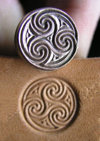 KELTISCHE TRISKEL, LEDERSTEMPEL