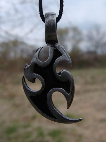TRIBAL PENDANT, BLACK