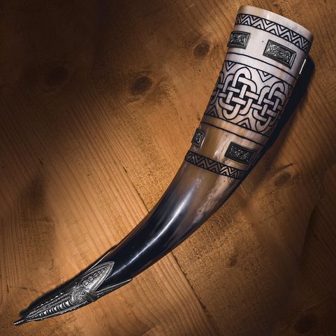 HIBERNIA, LUXURY ENGRAVED DRINKING HORN