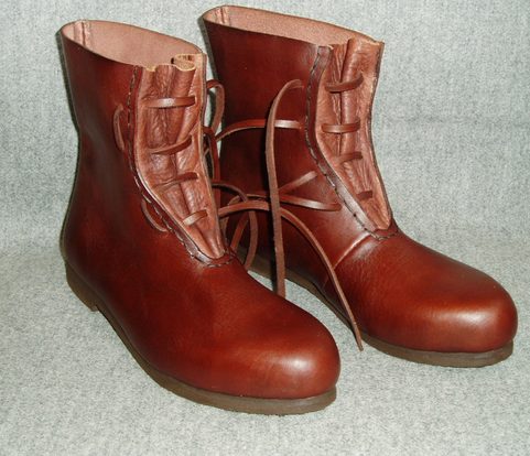 SHOES, MEDIEVAL, 15TH CENTURY