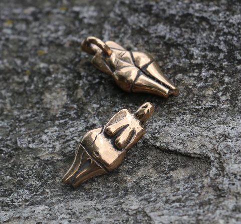 VÉNUS DE VĚSTONICE, PENDENTIF, BRONZE