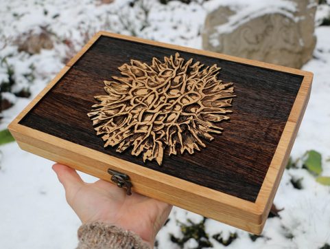 WOODEN BOX FOR MOLDAVITES, BOX MADE OF OAK WOOD