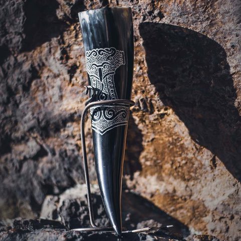 THOR'S HAMMER, ENGRAVED DRINKING HORN