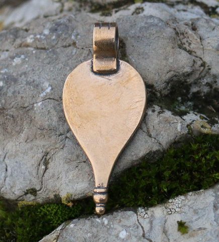 ROMAN PENDANT, II. CENTURY, BRONZE LAPIS LAZULI
