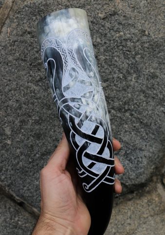 DRACHEN, TRINKHORN MIT WIKINGERGRAVUR, 0,5 L