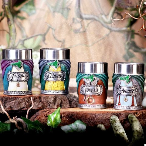 LORD OF THE RINGS HOBBIT SHOT GLASS SET
