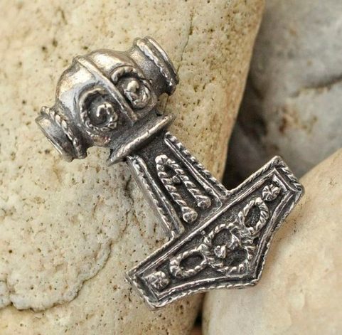 THOR HAMMER SMALL PENDANT