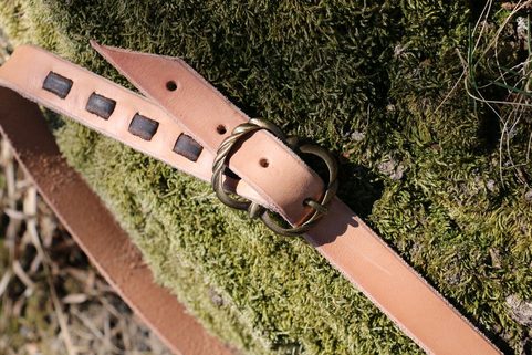 LEATHER QUIVER FOR ARROWS