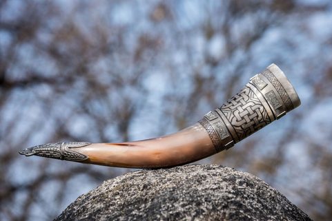 HIBERNIA, LUXURY ENGRAVED DRINKING HORN