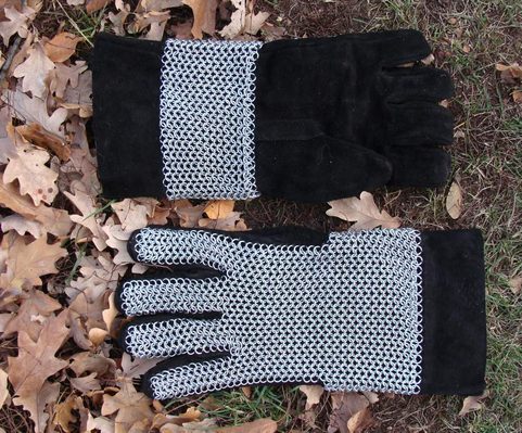 PAIR OF CHAIN MAIL GAUNTLETS