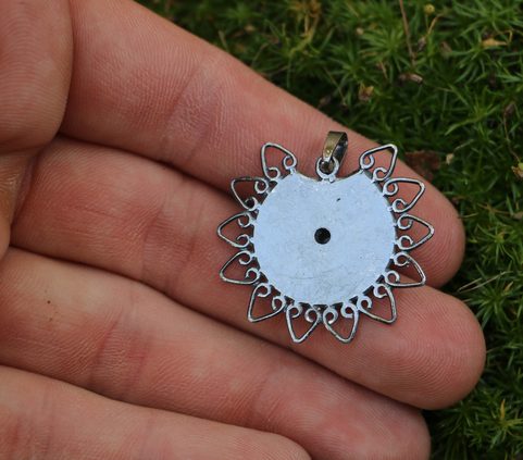 LADA PENDENTIF EN MOLDAVITE, GRANDE MORAVIE, ARGENT PLAQUÉ OR 925