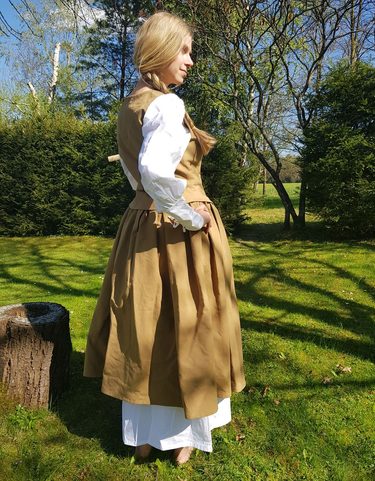 PEASANT GIRL - HISTORICAL COSTUME