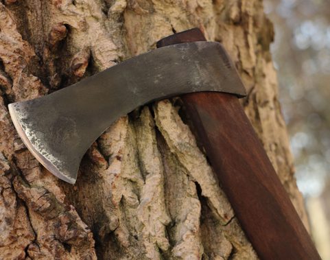 FRANCISCA THROWING AXE