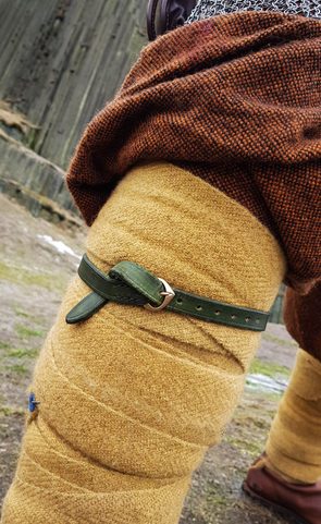 MEDIEVAL LEATHER GARTERS - GREEN