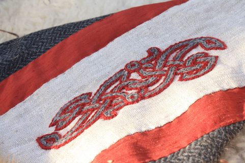 VIKING CAP WITH EMBROIDERY, FOX FUR - VALSGARDE