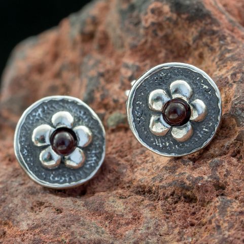GRACE, EARRINGS, GARNET, SILVER