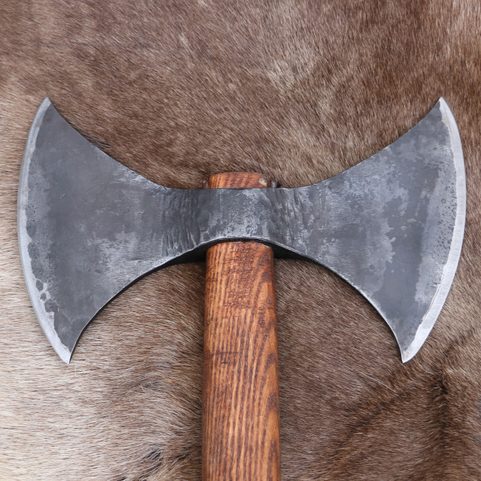 FANTASY BARBARIAN BATTLE AXE