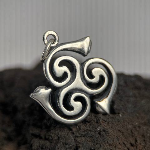 LATEINISCHER TRISKEL, ANHÄNGER, SILBER 925