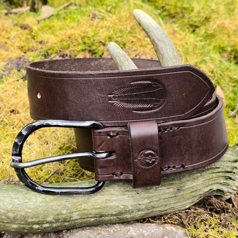 LEATHER BELT WITH FORGED BUCKLE, TRILOBIT