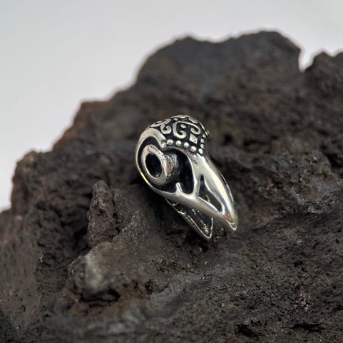 CRÂNE DE CORBEAU, BARBE PERLE, ARGENT