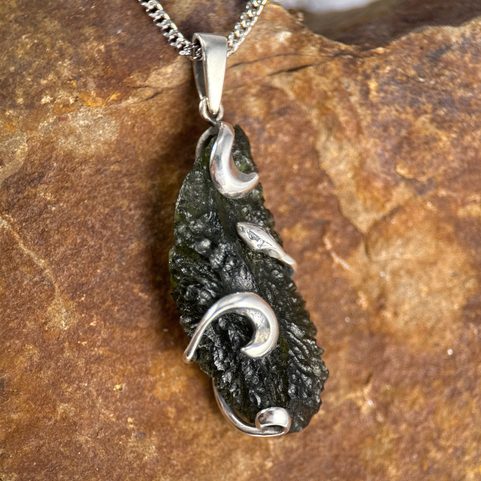 SERPENT, PENDANT, MOLDAVITE, SILVER 925/1000