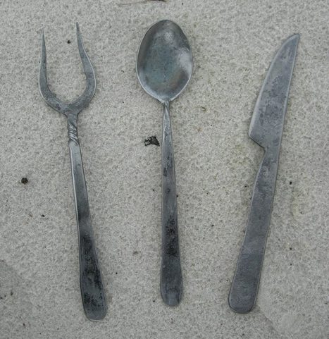FORGED DINING SET